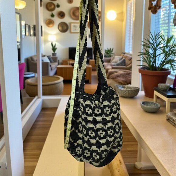 Perfect Crocheted Black and Gold Floral Crochet Bag - Picture 6 of 15
